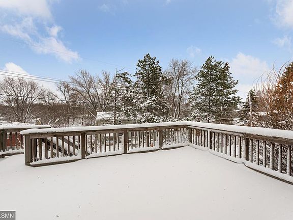 3rd image of 422 Iona Ln