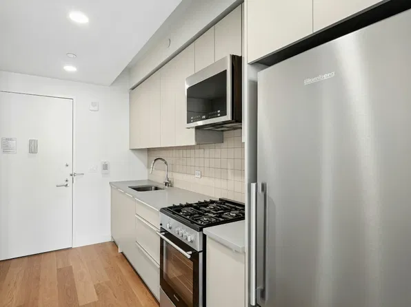 2035 5th Avenue image 1 of 40