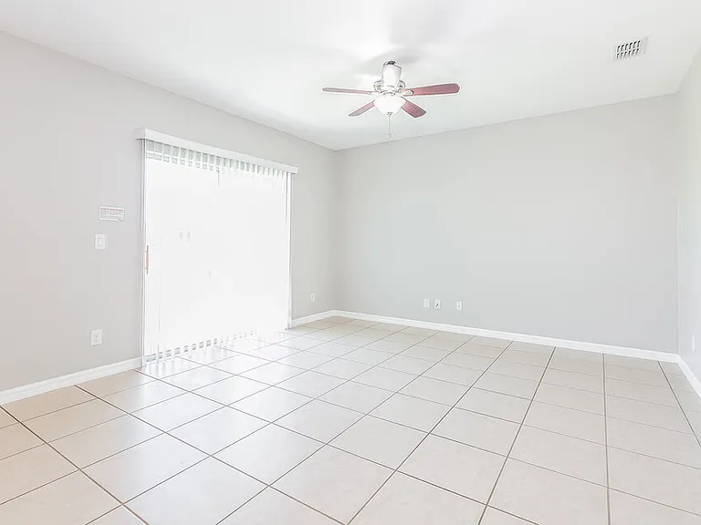 3722 Brambly Ave — Photo 7