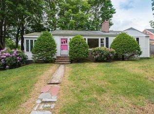 11 Christopher St, Newburyport, MA 01950