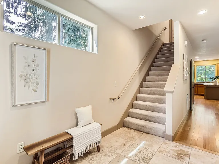 2043 NE 49th Way — Photo 3
