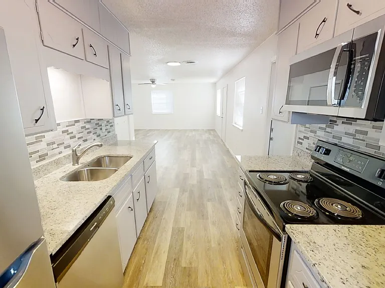 1505 Daude Ave — Photo 6