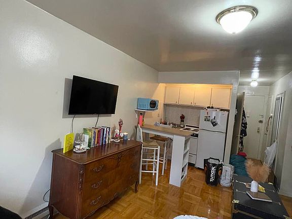 3rd image of 243 E 81st St APT 5B