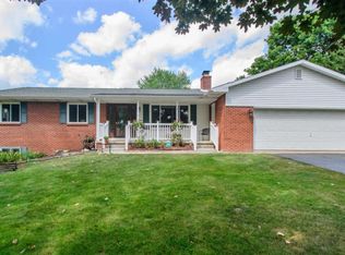 1833 Maple Shade Dr, Williamston, MI 48895