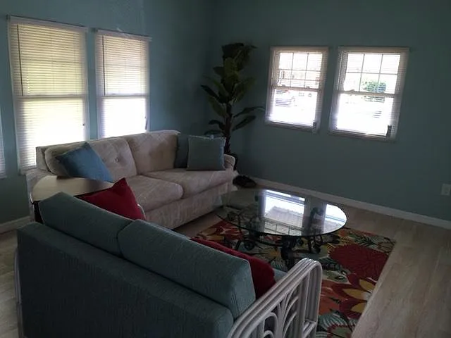 736 Jacaranda Cir — Photo 2