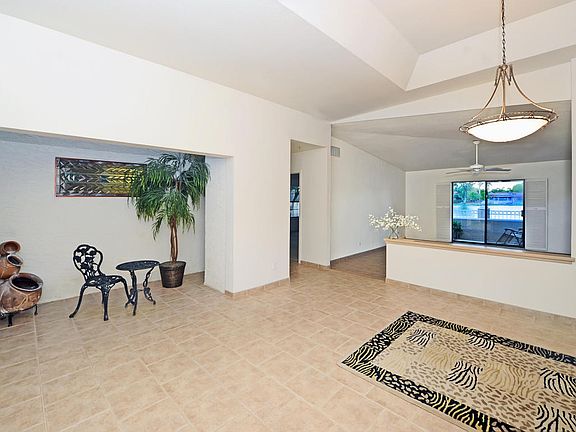5th image of 8300 E Via De Ventura Unit 1027