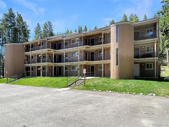 2nd image of 40 GCR 702 aka Village Dr Bldg 1 #1-302