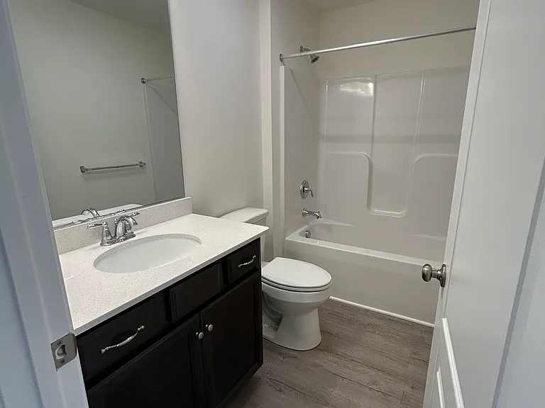 724 Sylvia St — Photo 21