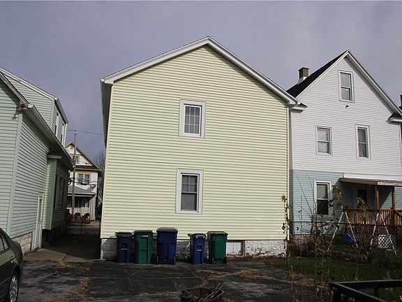 3rd image of 39 Gallatin Ave