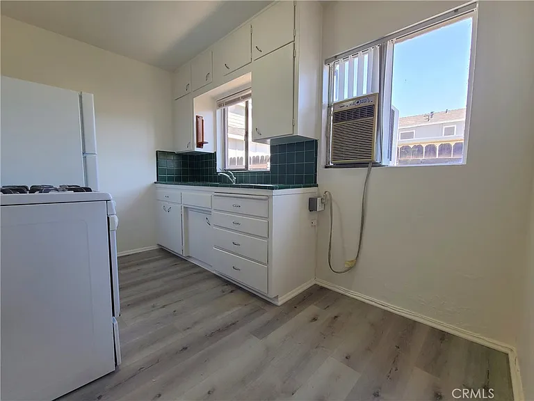 10926 Evans St — Photo 6