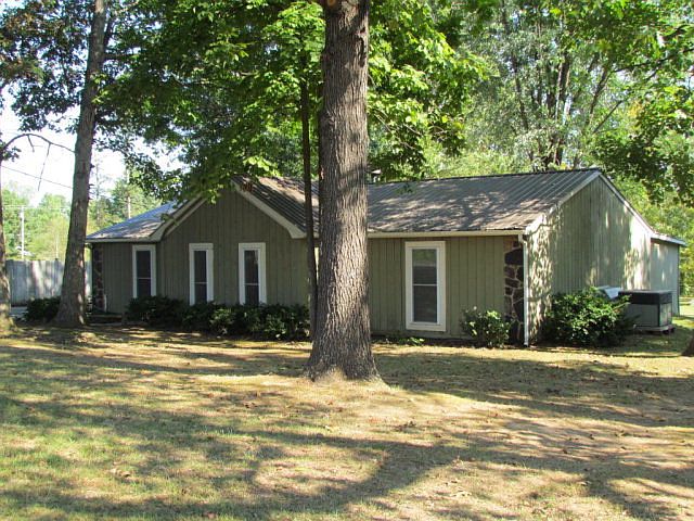 1st image of 3358 Oak Trl