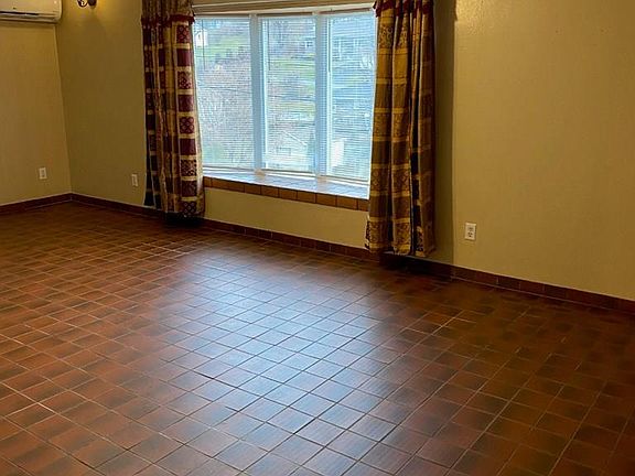 5th image of 151 Orchard Way