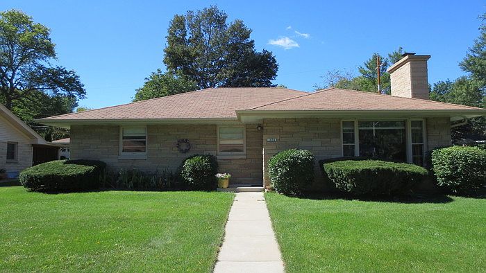 1st image of 1435 N 117th St