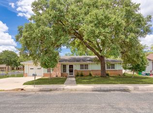 102 Dawn Dr, Boerne, TX 78006
