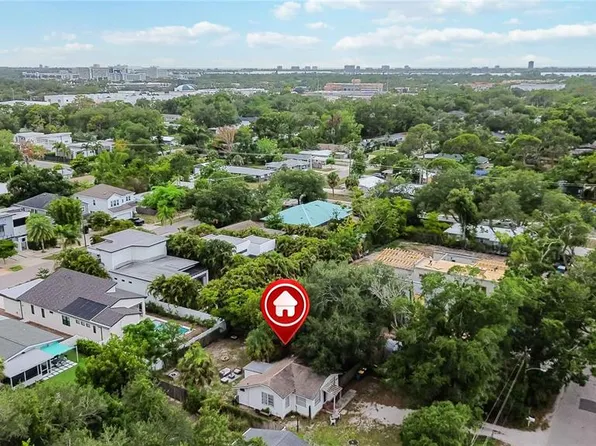 2442 Novus St, Sarasota, FL 34237