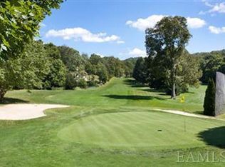 7 Country Club Ln, Pleasantville, NY 10570