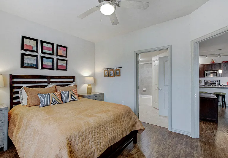 Summercrest Burleson Apartments — Photo 20