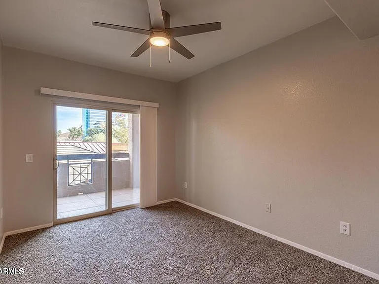 420 W 1st St #211 — Photo 7