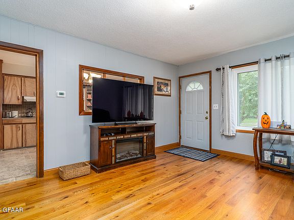 4th image of 337 Hurlbut St