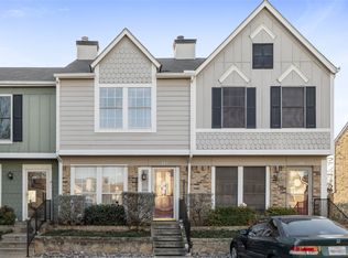 127 Surrey Ln, Euless, TX 76039