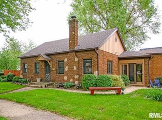 106 S 12th St, Pekin, IL