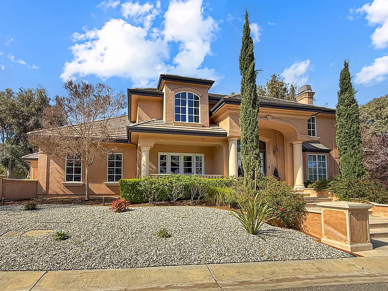 1526 Hillview Dr — Photo 44