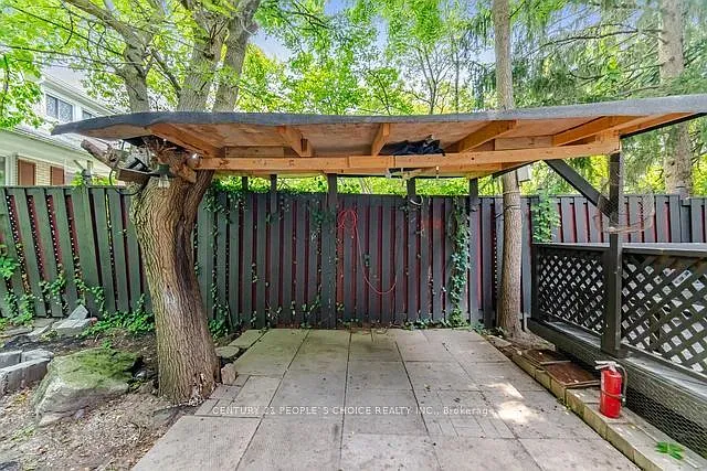 249 Burnhamthorpe Rd #-MAIN — Photo 38