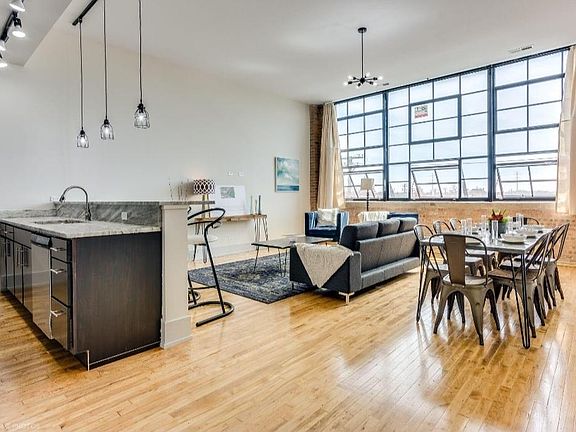 4th image of 1434 W 21st St #116