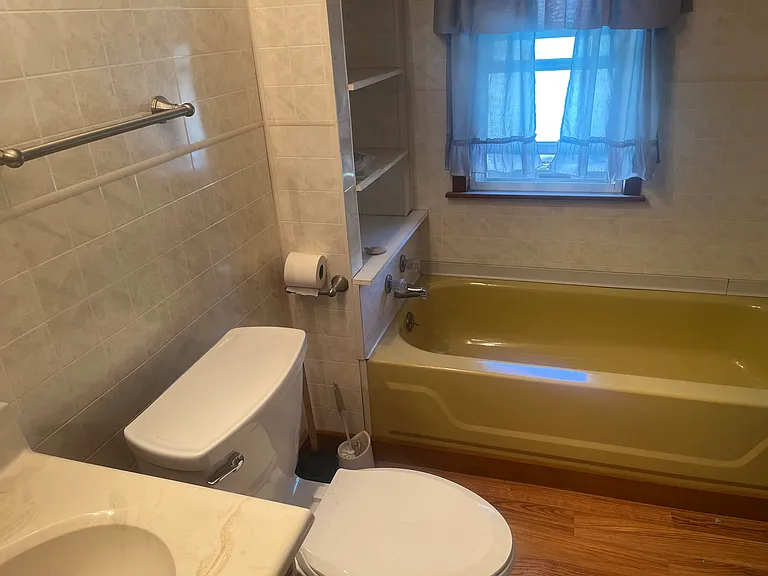 390 Lincoln St #2 — Photo 10
