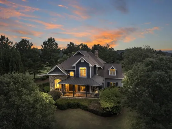 1399 Currahee Club Dr, Toccoa, GA 30577