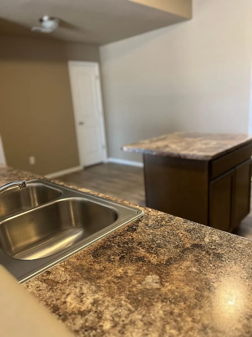 Spacious 3-Bedroom Townhome with 2-Car Garage in Colorado Springs — Photo 4