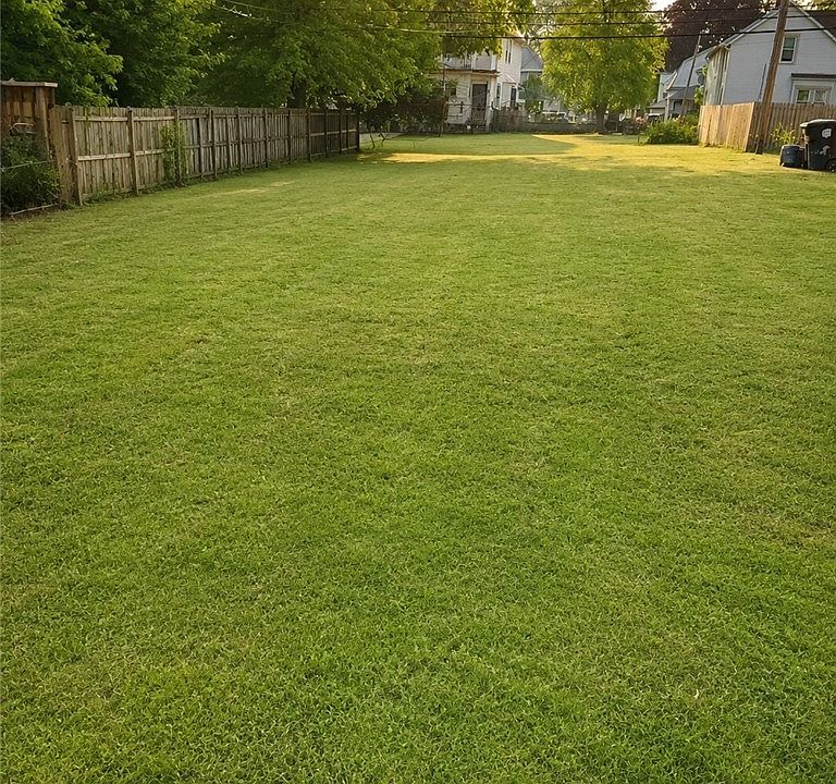 1st image of 2040 W 83rd St