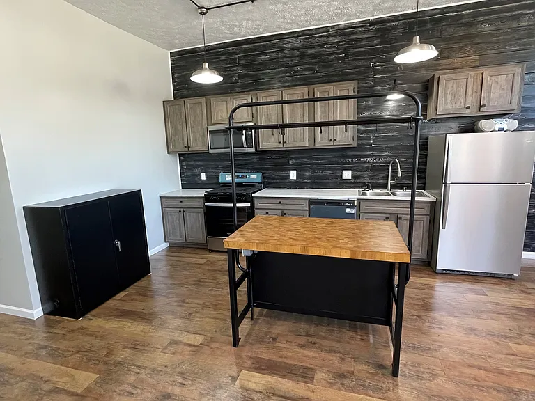 317 E 4th St #1 — Photo 1