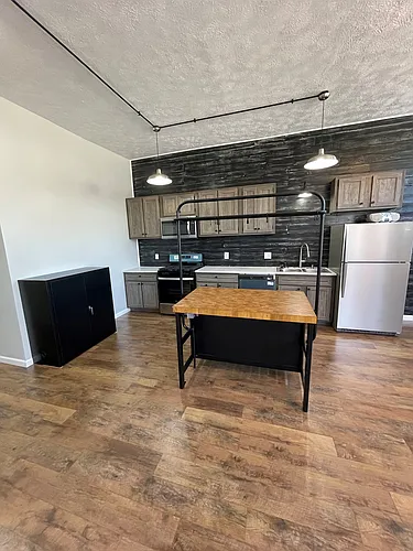 317 E 4th St #1 Photo 1