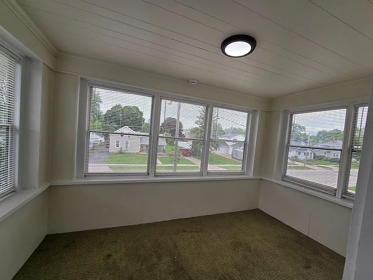 1109 Dousman St — Photo 23