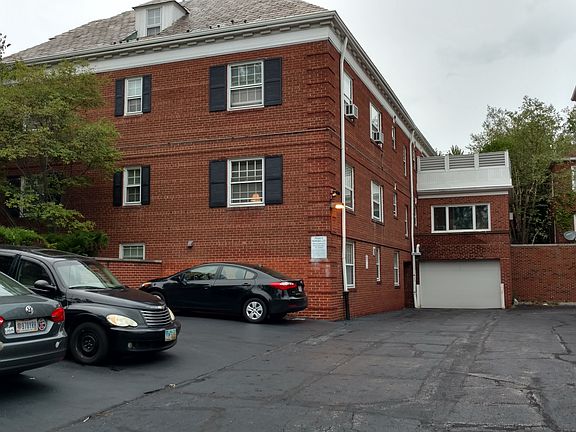 4th image of 15515 Van Aken Blvd #15515