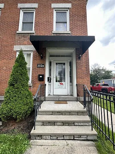 202 N Townsend St — Photo 7