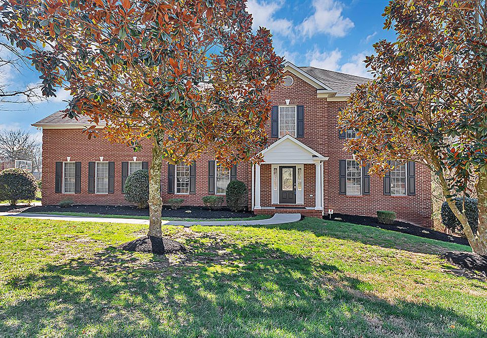 1st image of 104 Saint Andrews Dr