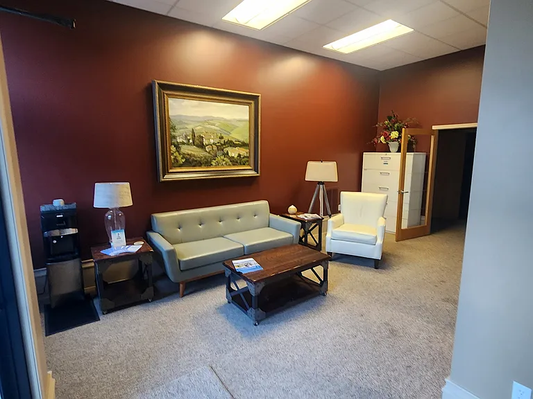 9 E Main St #1 — Photo 2