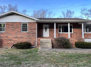 78 McKenzie Ave, Auxier, KY 41602