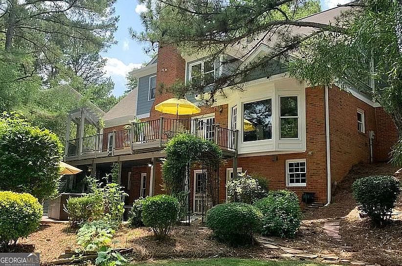 2nd image of 415 Ashdowne Way