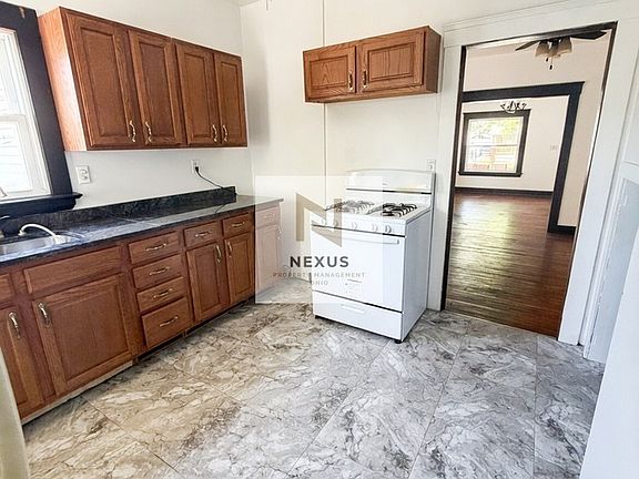5th image of 10609 Bernard Ave #1