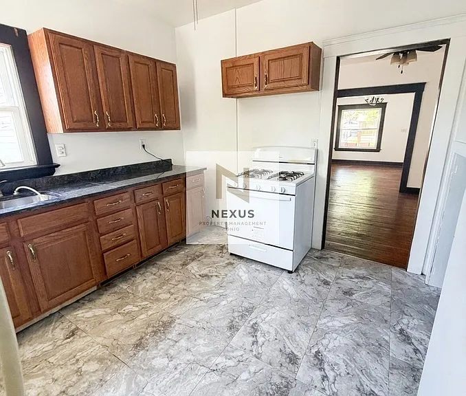 10609 Bernard Ave #1 — Photo 5
