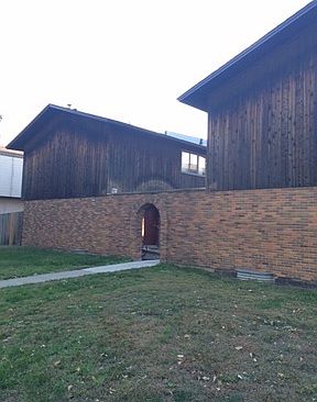 2nd image of 947 17th Ave SE APT 5