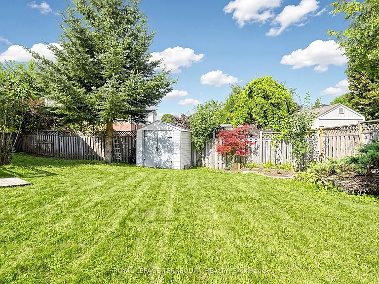 7 Yorkville Ct — Photo 49