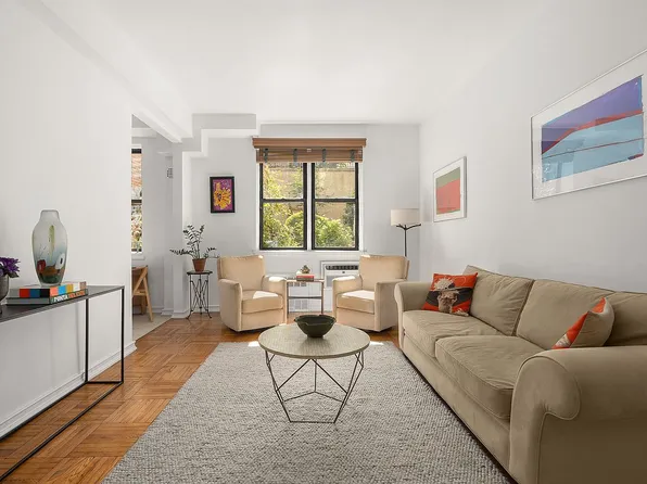 350 Bleecker St, New York, NY 10014