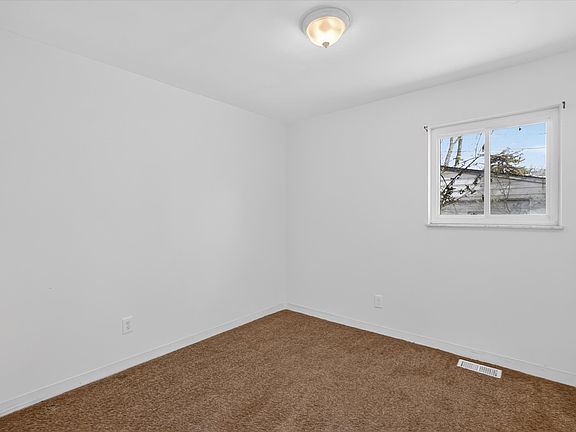 5th image of 3502 Ridgecliffe Dr