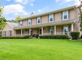 6419 Deerwood Dr, Crystal Lake, IL 60012