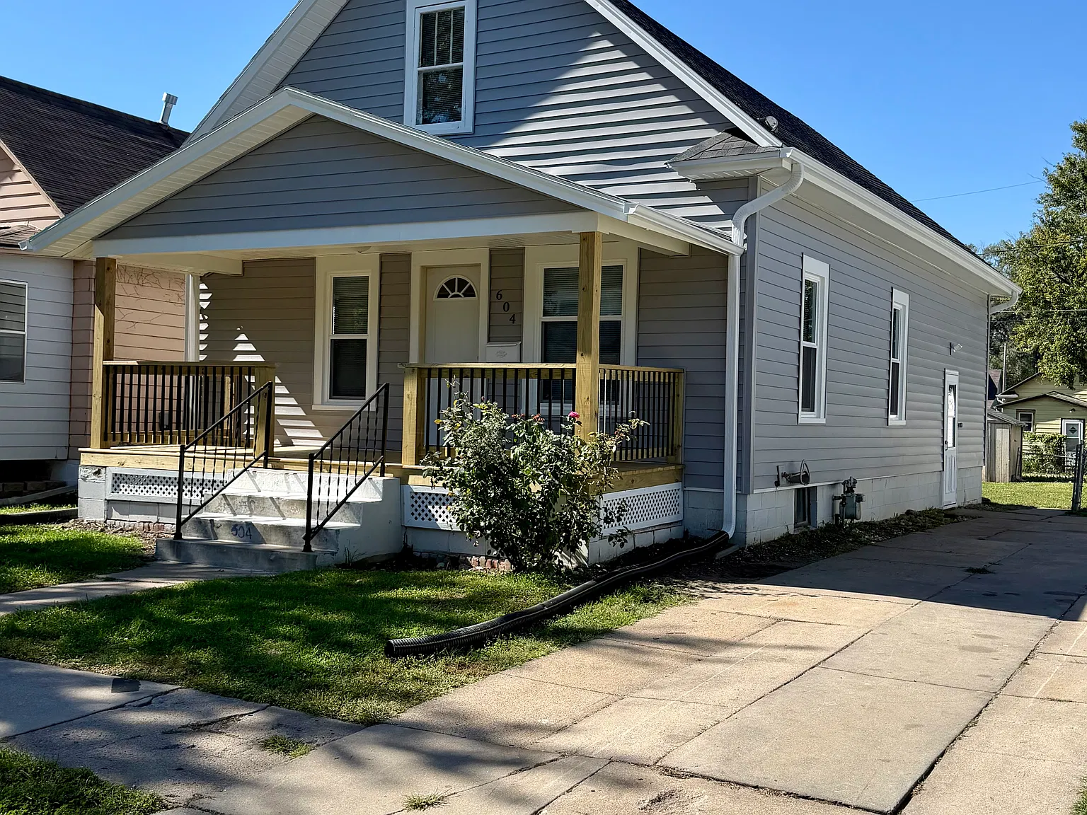 3 bed, 1005 sqft, $1,595 — Photo 2