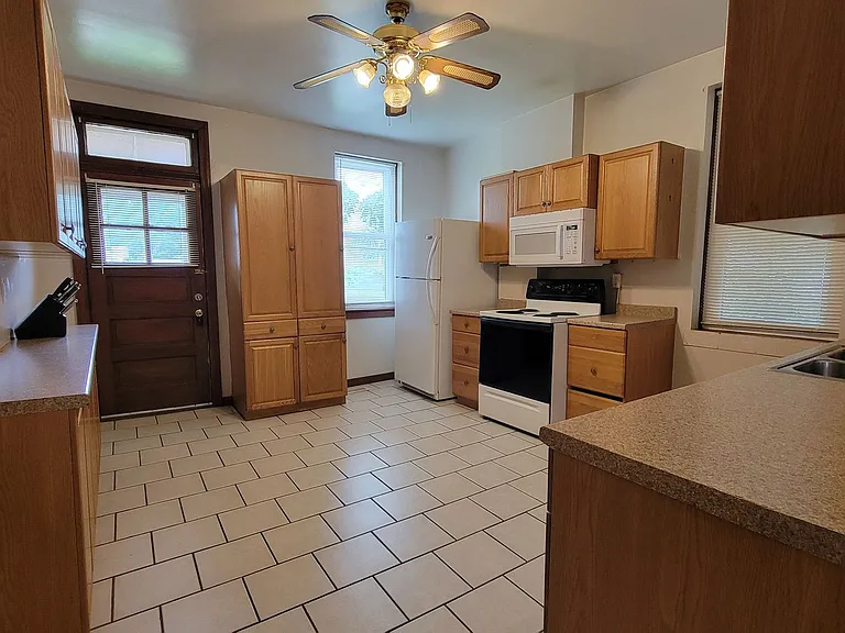 4666-4668 Rosa Ave — Photo 6